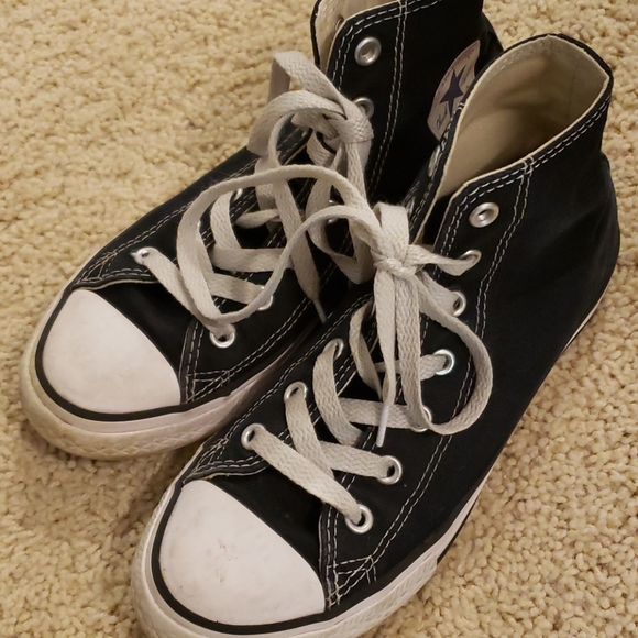 kids converse shoes size 2
